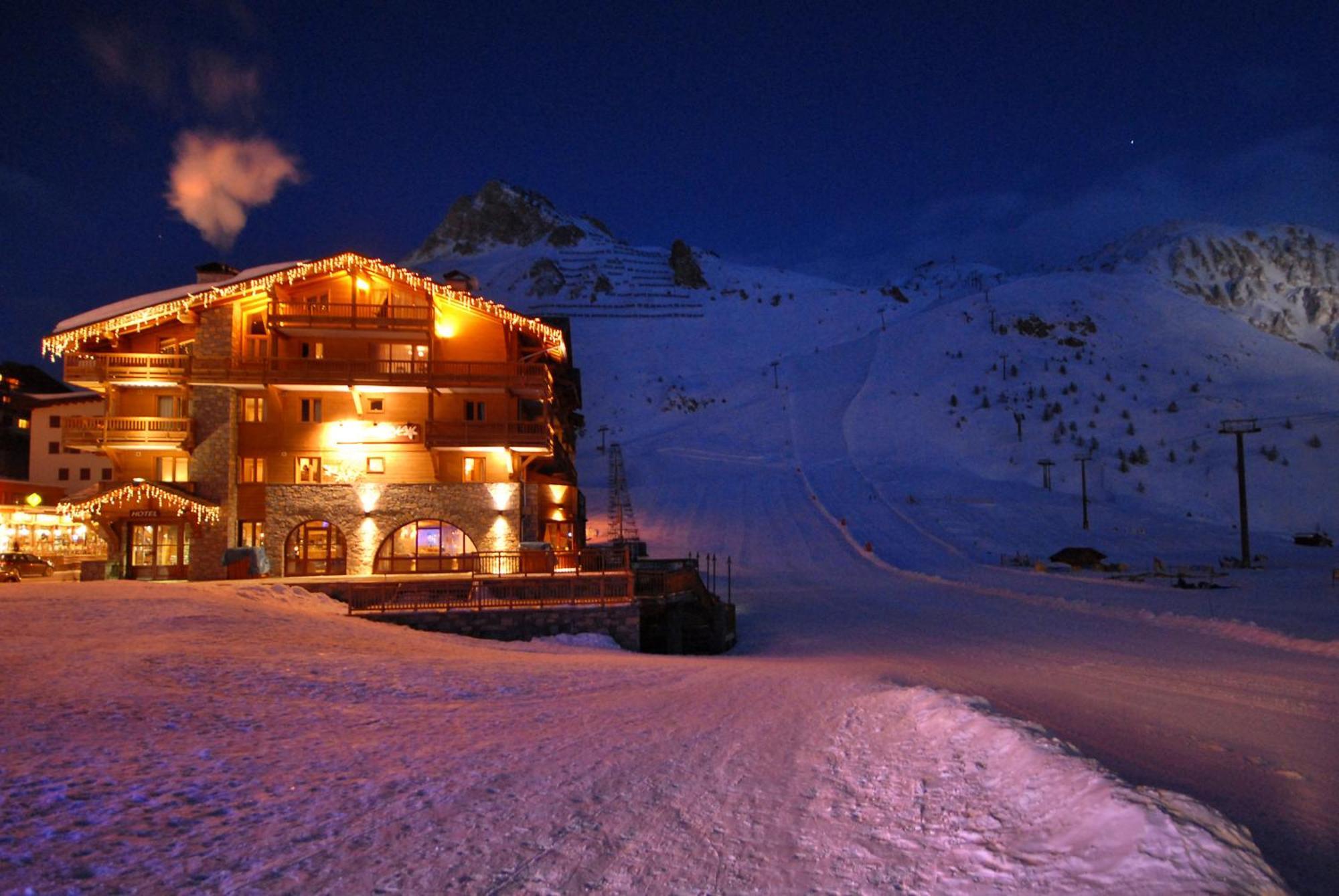 Hotel Le Levanna By Les Etincelles ทีนเญอ ภายนอก รูปภาพ